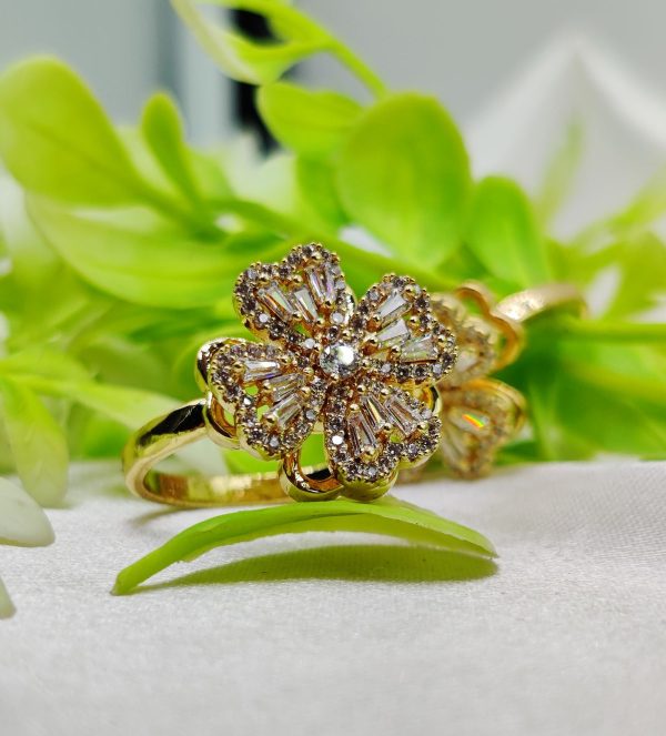1 Piece Imported Dazzling Movable Floral Blossom Adjustable Rings