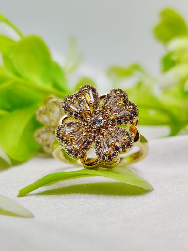 1 Piece Imported Dazzling Movable Floral Blossom Adjustable Rings