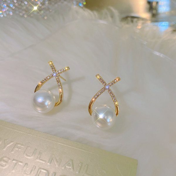 New Inlaid Rhinestone Pearl Stud Earrings for Women Personality Fashion Unique Cross Ear Wedding Jewelry Birthday Gift