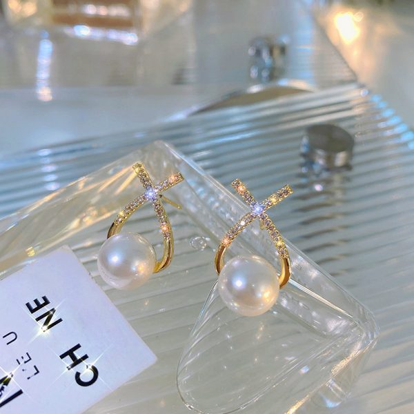 New Inlaid Rhinestone Pearl Stud Earrings for Women Personality Fashion Unique Cross Ear Wedding Jewelry Birthday Gift