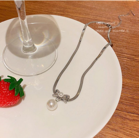 Elegant Korean Know Shape Pearl Pendent | Knot Pearl Necklace