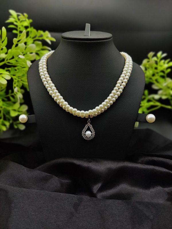 Imported Exquisite Pearl Necklace Set With Radiant Pendant & Earrings