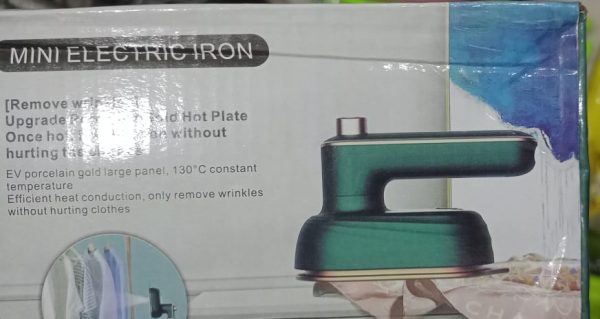 Portable Handheld Steam Iron 180°| Rotatable Professional Mini Steam Iron