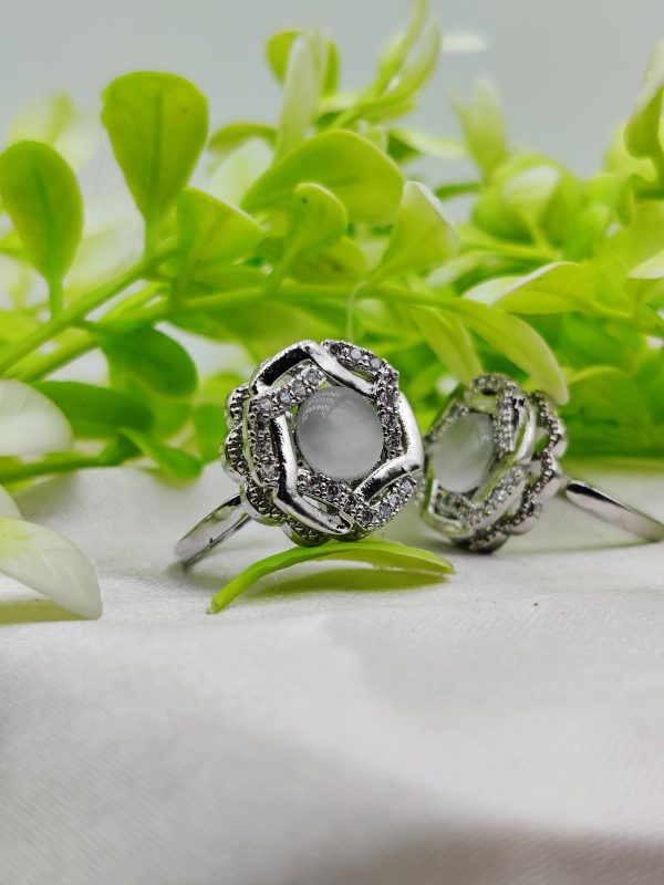 1 Piece Imported Elegant Dual-tone Floral Gemstone Rings – Timeless Design| Luxurious Design Ring | Adjustable Ring
