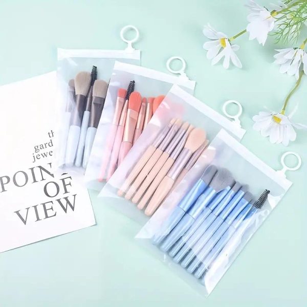 8 Pieces Cute Mini Brushes Pack - Random Color