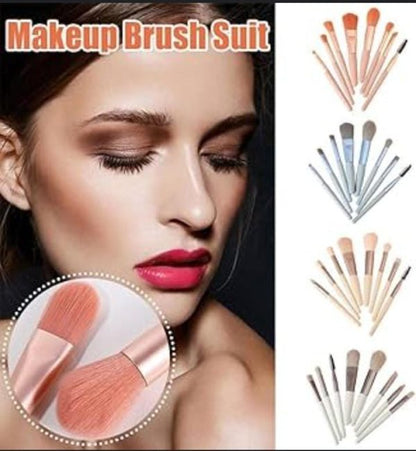 8 Pieces Cute Mini Brushes Pack - Random Color