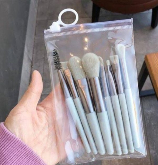 8 Pieces Cute Mini Brushes Pack - Random Color