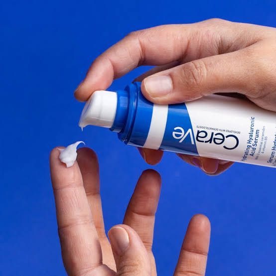 CeraVe - Hydrating Hyaluronic Acid Serum