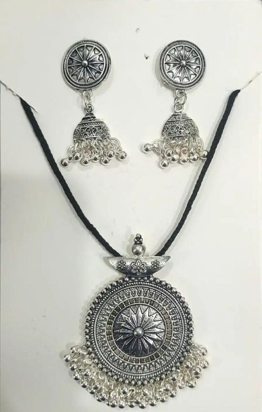 Decent Afghani Pendants With Earrings For Women All Agess