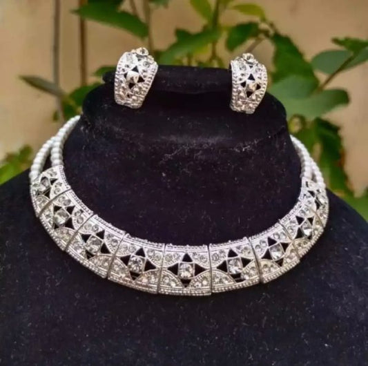 Elegant Look Silver Necklace With Stylish