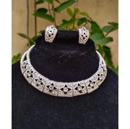 Elegant Look Silver Necklace With Stylish